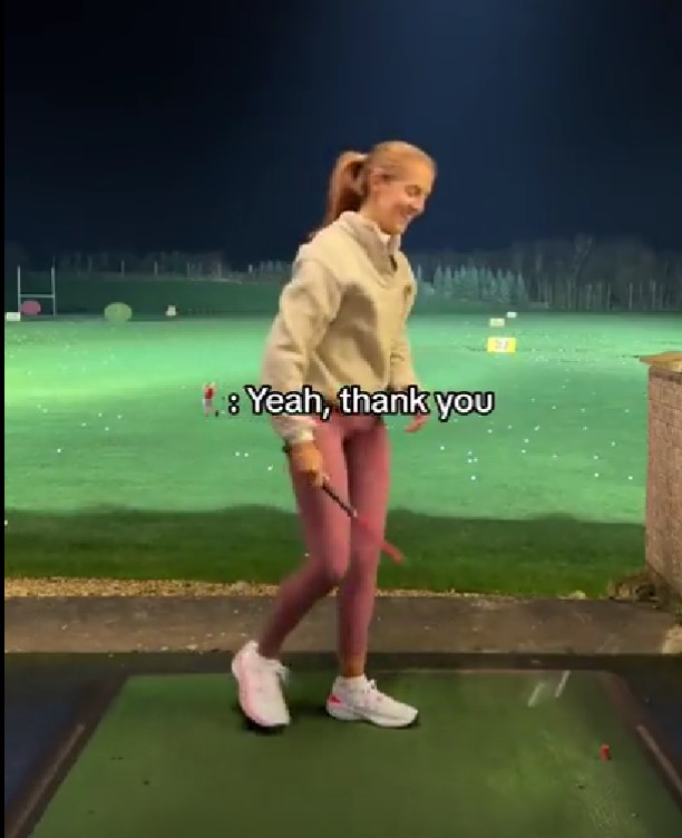 Professional female golfer stunned after receiving advice from stranger on how to swing 4