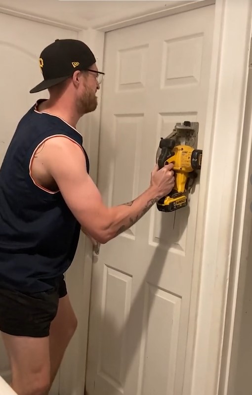 Mother sparks debate as she saws off daughter's bedroom door after she locks herself in with her boyfriend 4