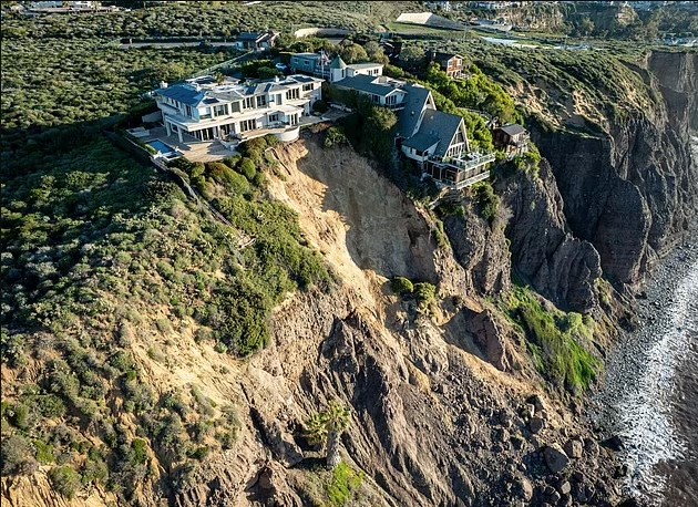82-year-old doctor living in cliffside mansion refuses to move despite severe warnings it sliding into the ocean 4