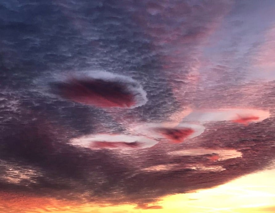 NASA discovers mysterious holes in Florida's clouds that can be seen from space regarding UFO reports 4