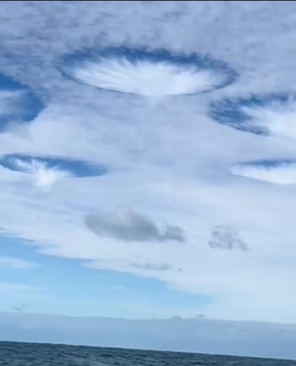 NASA discovers mysterious holes in Florida's clouds that can be seen from space regarding UFO reports 1