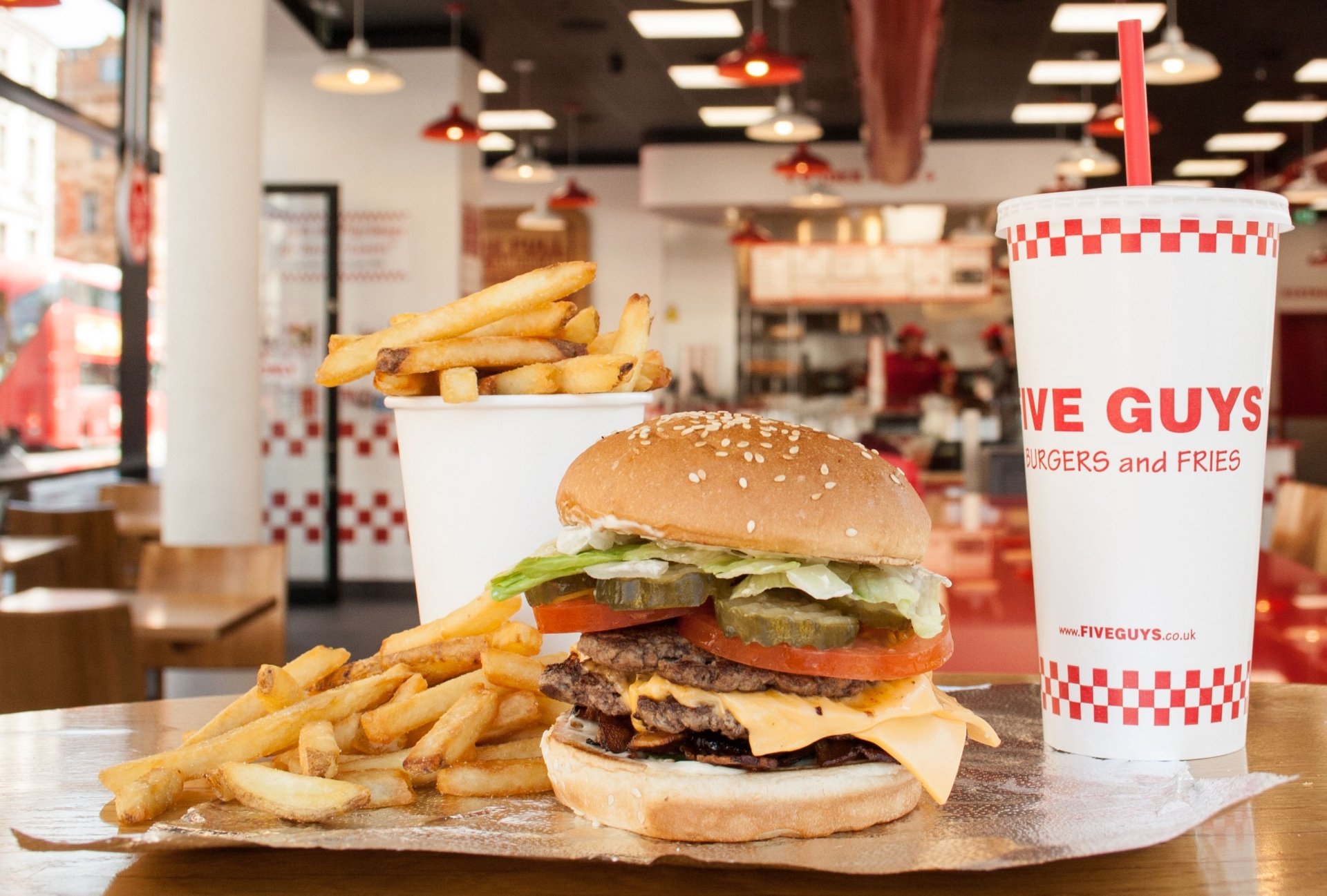Five Guys restaurant faces backlash after sharing 'out of control' cost of meal for one 4