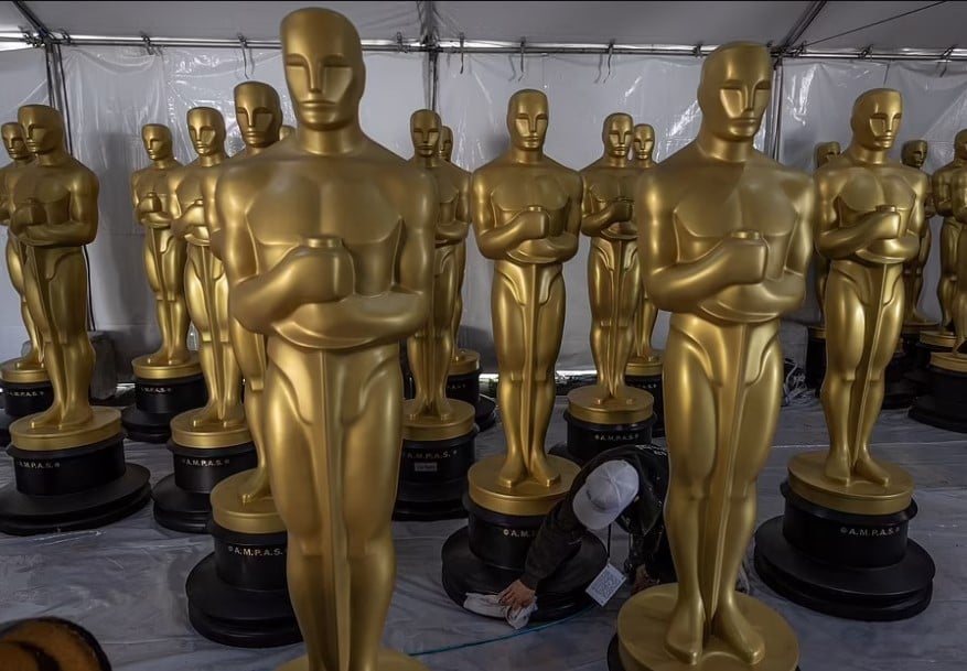 Inside the $180,000 swag bag given to Oscar nominees left people in awe over its intriguing 1