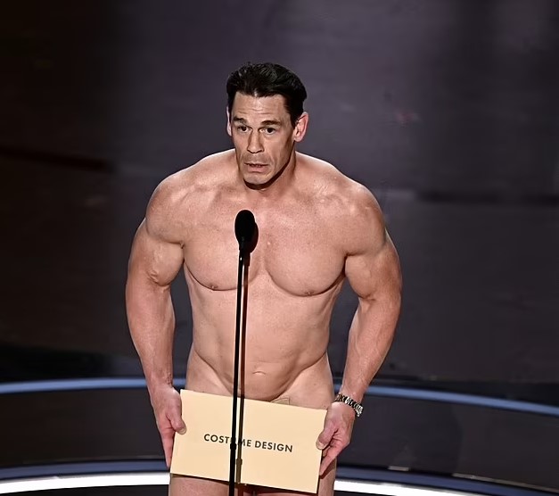 John Cena left people stunned after being undressed on Oscars stage 4