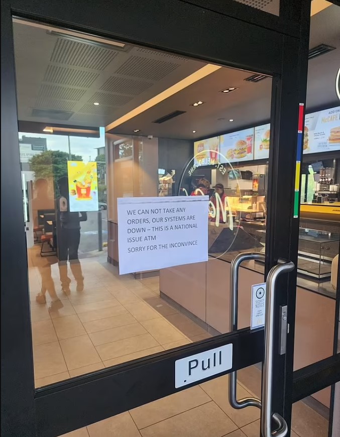 McDonald's left customers worldwide furious due to their sudden outage 2