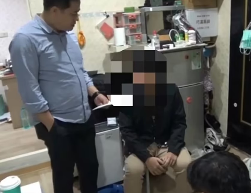 Man sacrifices both legs, amputated after immersing them in dry ice for 10 hours to claim $1,3 million 1