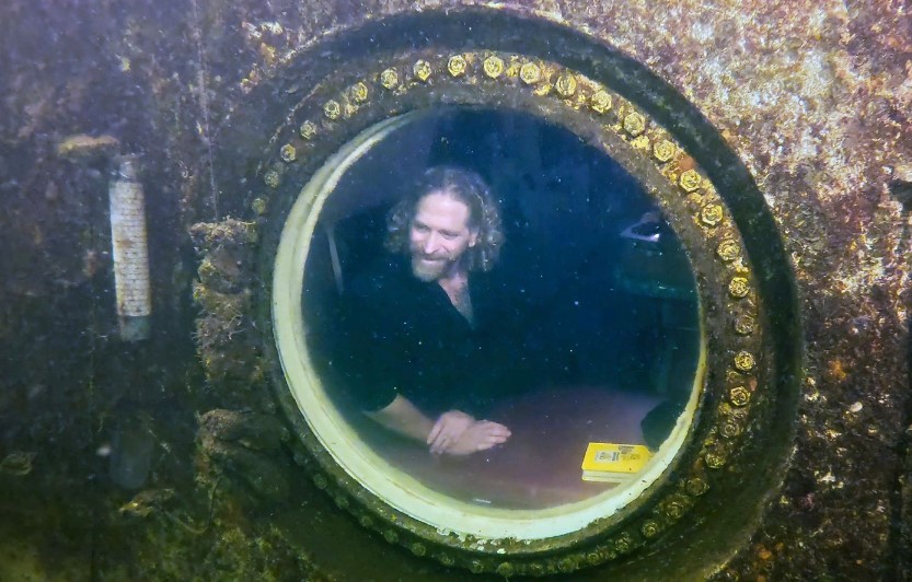 Man who set record for 100 days underwater states significant negative effects on his body 3