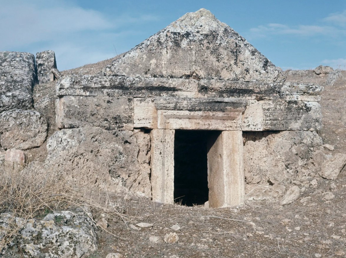 Scientists solve the mystery of the 'Gate to Hell' in Hierapolis, revealing the true cause of deaths. Image Credit: Getty