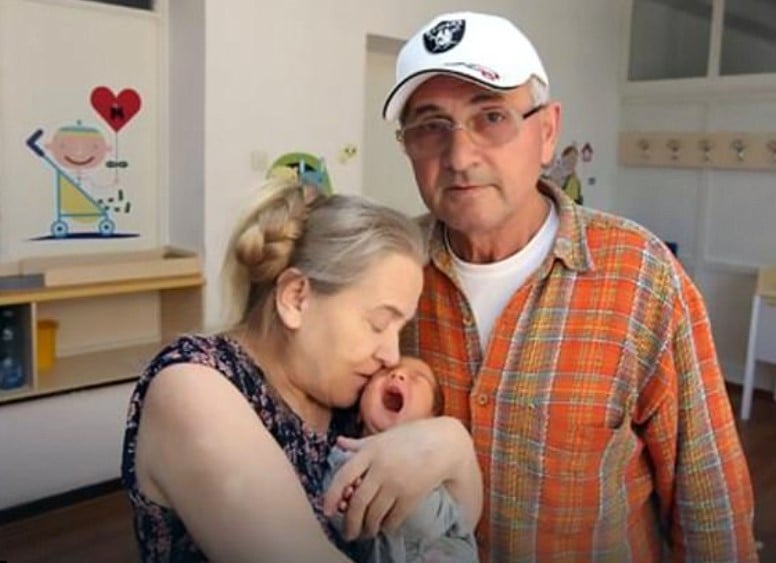 60-year-old woman miraculously got pregnant after 20 years of attempts but was dumped by her husband 3
