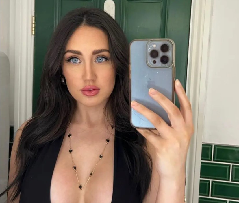 Woman make a staggering $32K per month as she looks like Megan Fox 1