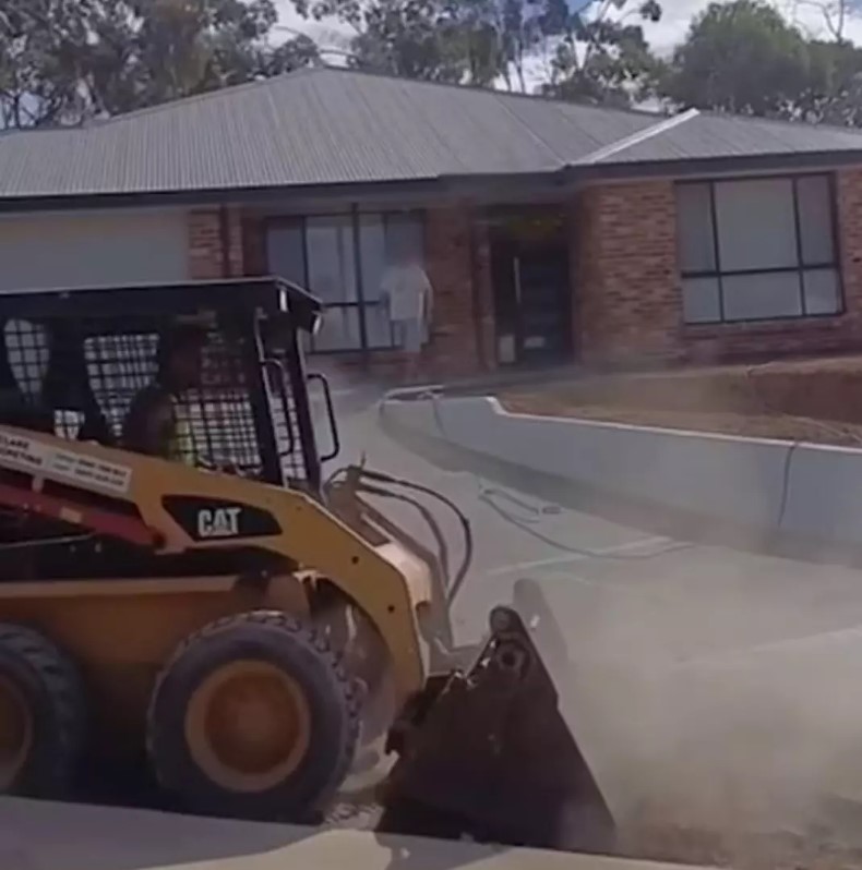  Builders destroy driveway after homeowner refuses full payment 1