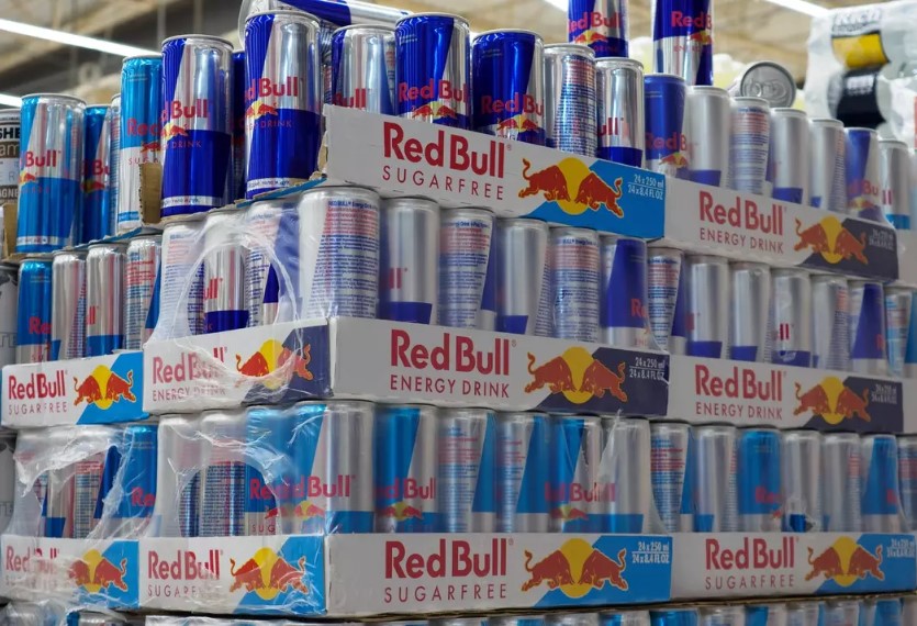 People are just learning why Red Bull drinkers are madly finding cans with blue dot under them 6