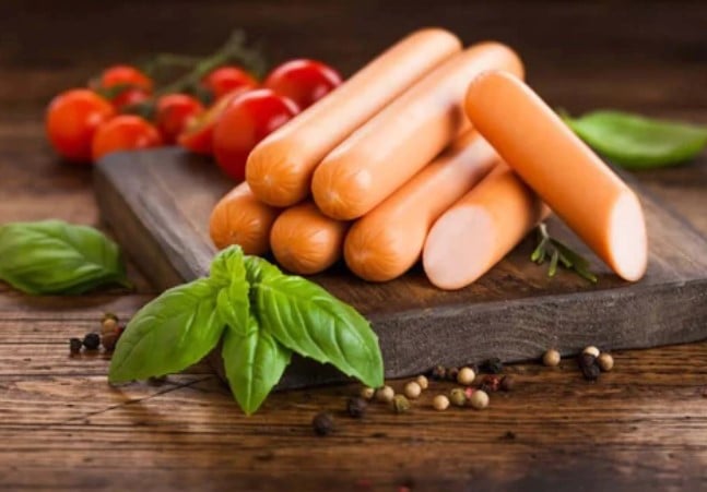 People baffled after learning how vegetarian sausages are actually made 2