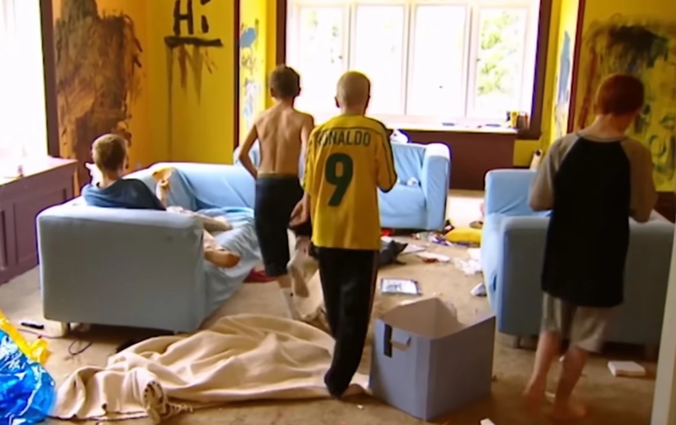 Kid show sparks debate after leaving ten boys and ten girls unsupervised in house for a week 3