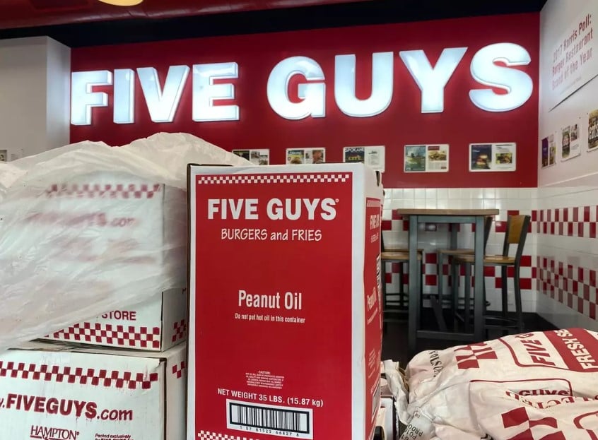 People are just learning why Five Guys always gives so many fries in every order 2