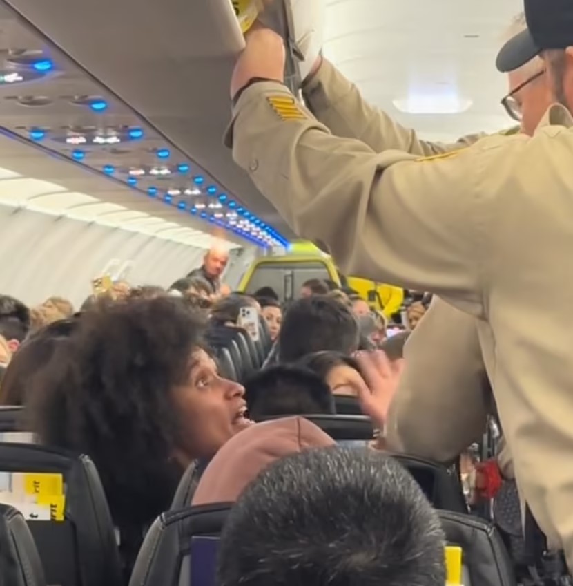 Woman's agitated behaviors on Spirit Airlines flight leaves other passengers spooked 5