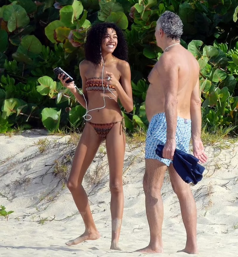 Aoki Lee spotted kissing steamily 65-year-old millionaire despite criticism over their 44-year age gap 5