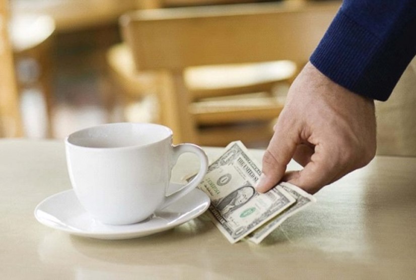People baffled after realizing tipping was once banned for its illegality in six states 1