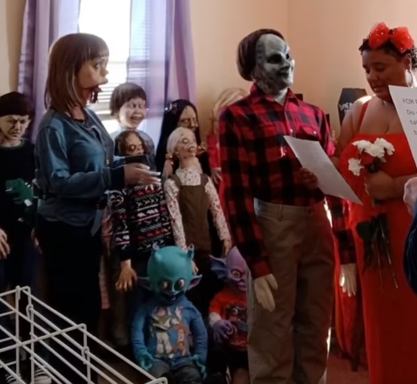 Woman has polyamorous romance with zombie doll after marrying 6ft Halloween doll 4