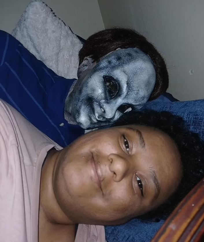 Woman has polyamorous romance with zombie doll after marrying 6ft Halloween doll 5