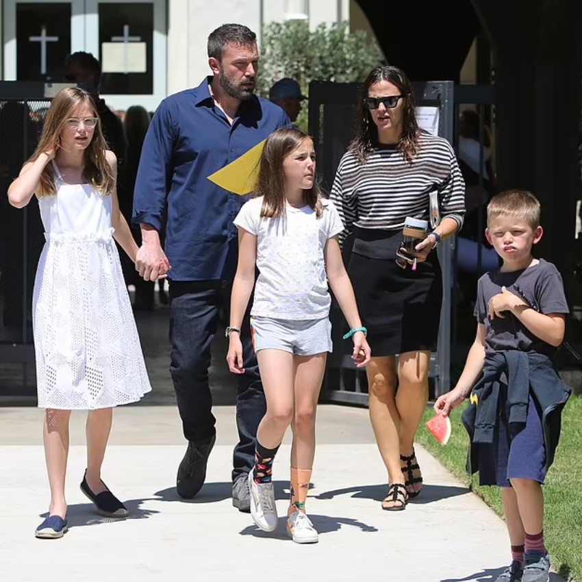 Ben Affleck and Jennifer Garner's child comes out as trans and uses new name at grandfather's funeral 5
