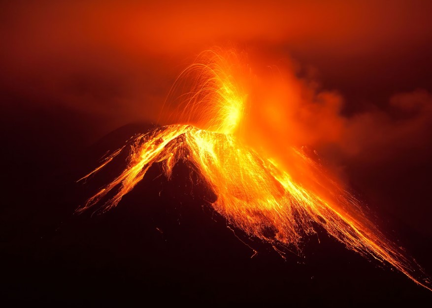 Antarctica's tallest active volcano is erupting gold that could be worth a fortune 2