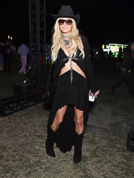 Paris Hilton was asked to leave Coachella VIP area to accommodate Taylor Swift 2