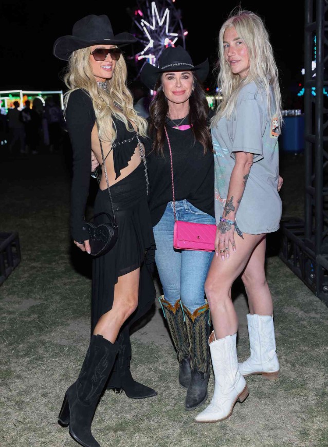 Paris Hilton was asked to leave Coachella VIP area to accommodate Taylor Swift 1