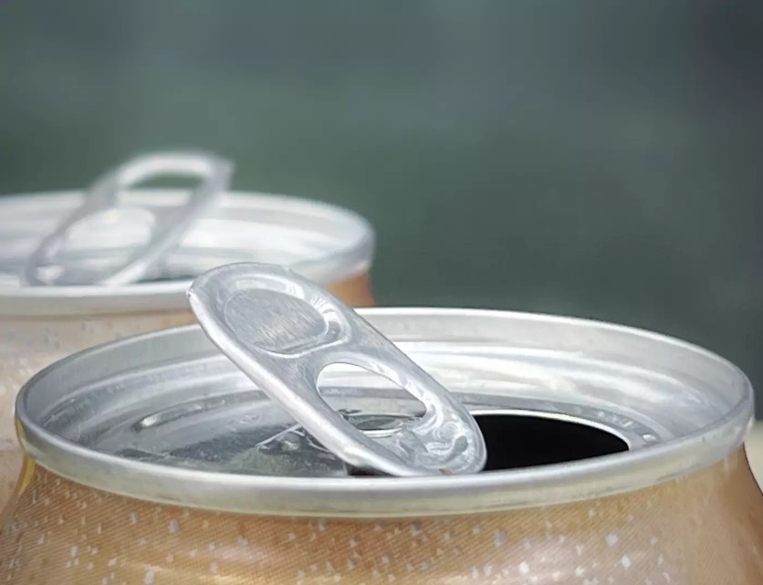 People are just learning why fizzy drink cans have little holes on them 6