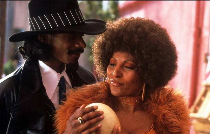 Pam Grier reveals Snoop Dogg fainting in plane bathroom and falling on floor after meeting her 4