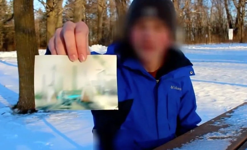 'Time traveller claims to have arrived in the year 6000, presents photo as evidence 2