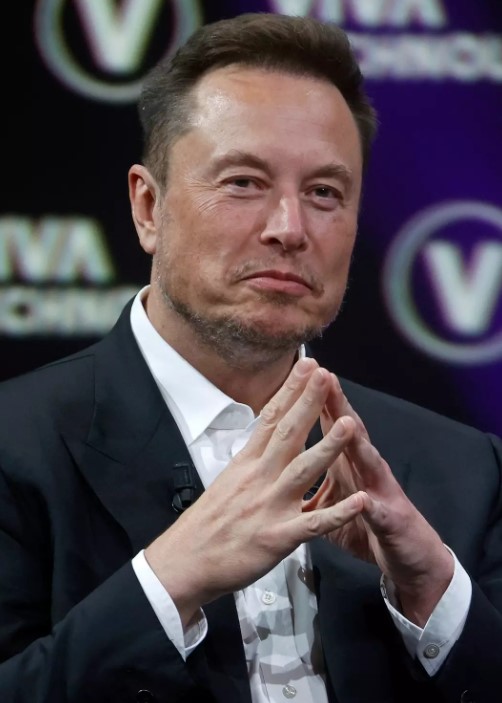 Elon Musk claims he would spot aliens due to large number of satellites he has 1