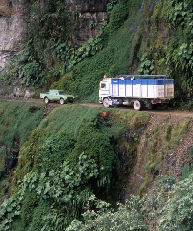 World's most dangerous road where took hundreds of people's lives every year 2