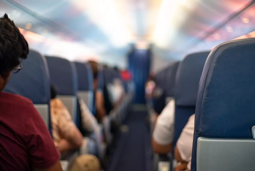 Passenger discovered genius trick to upgrade their economy seat to a VIP without moving 4