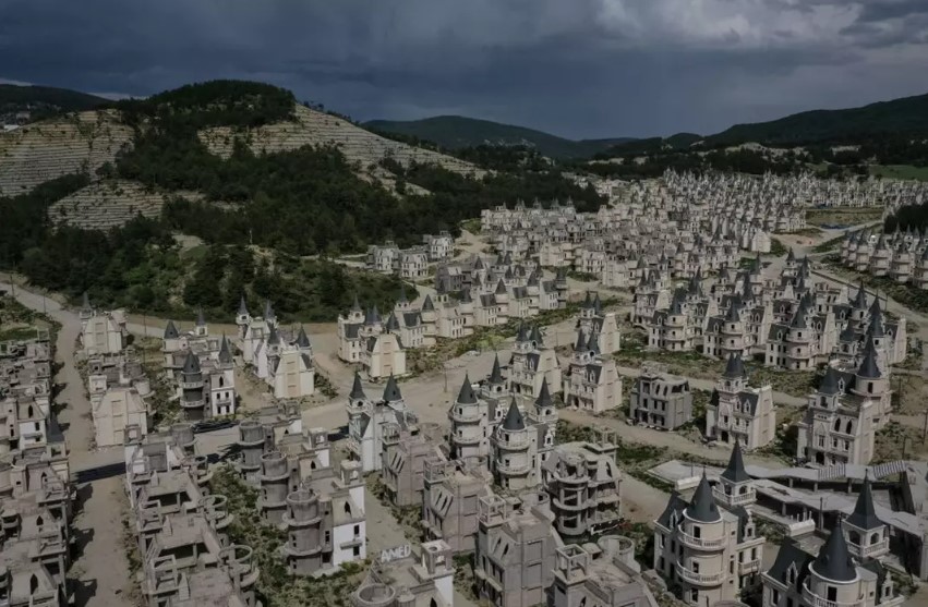Haunting 'Disney' ghost town where no human has ever resided 4
