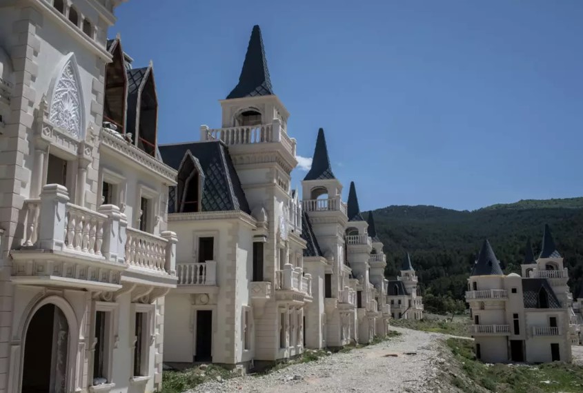Haunting 'Disney' ghost town where no human has ever resided 3