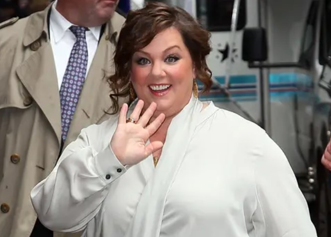 Rebel Wilson accuses Melissa McCarthy of getting the Bridesmaids role for a single reason 3