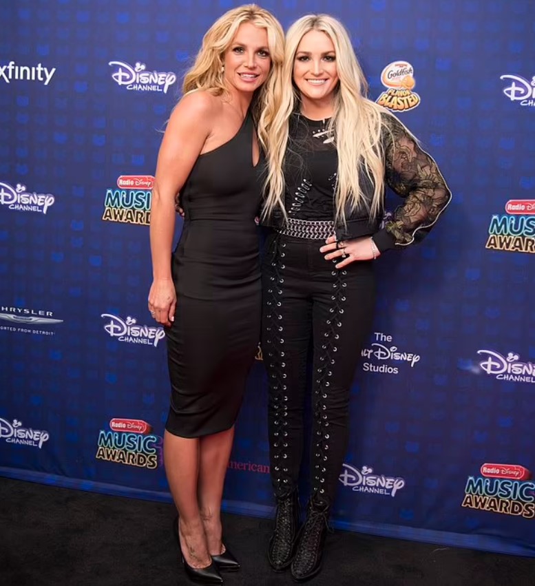Britney Spears called her sister Jamie Lynn a 'little b****