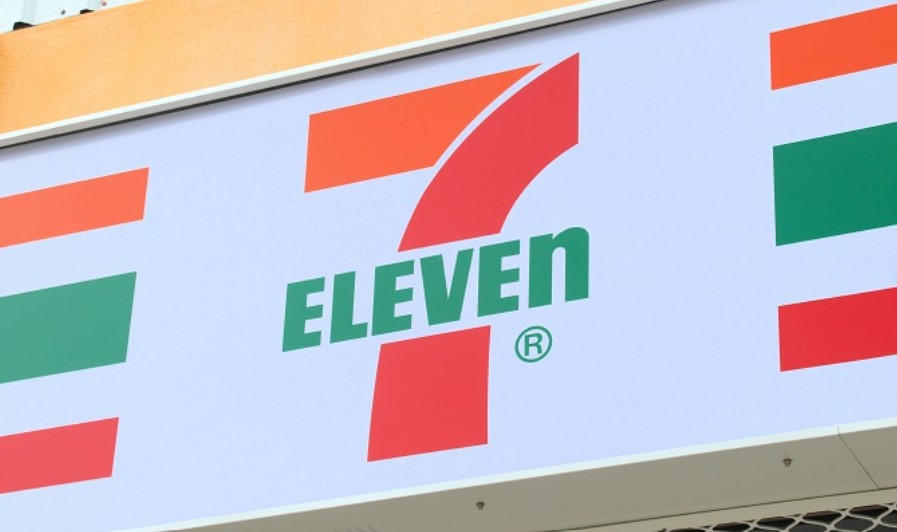 Popular convenience store chain 7-Eleven reveals long-unnoticed hidden detail in its logo. Image Credit: Getty