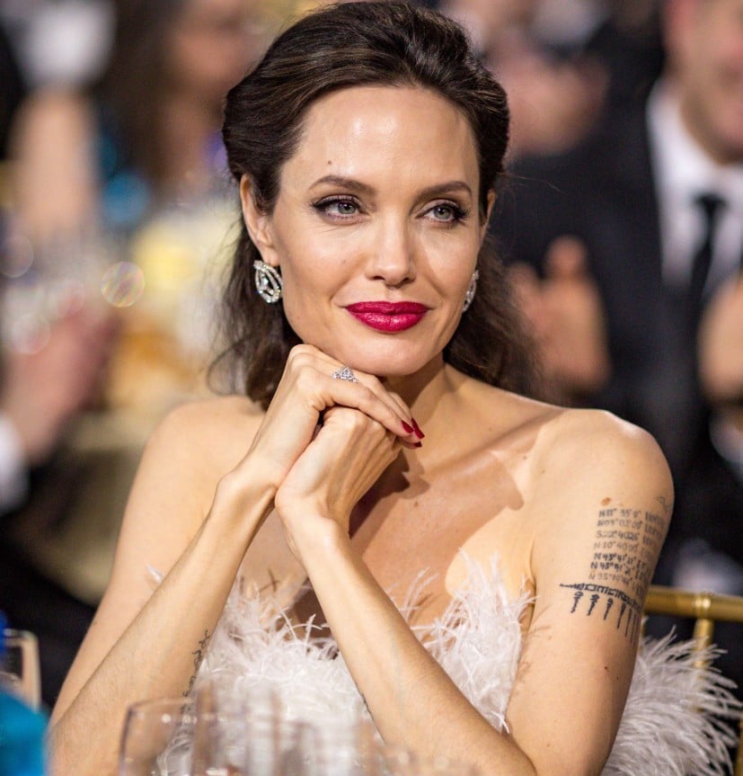 Angelina Jolie declares she will retire from acting, considering a move to Asia 4