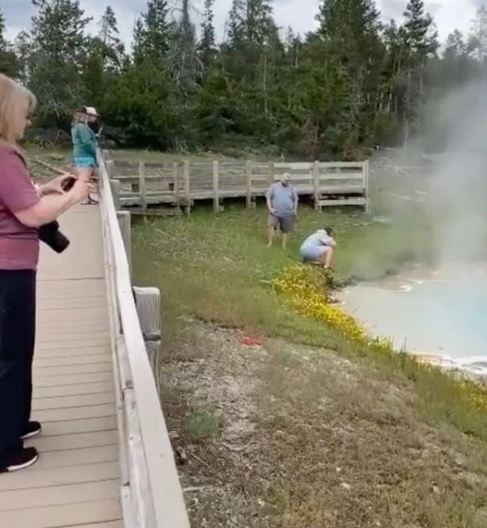 A woman dipped her hand into a 78-degree hot spring at Yellowstone and was burned later. Image Credit: Gary Mackenzie / Instagram