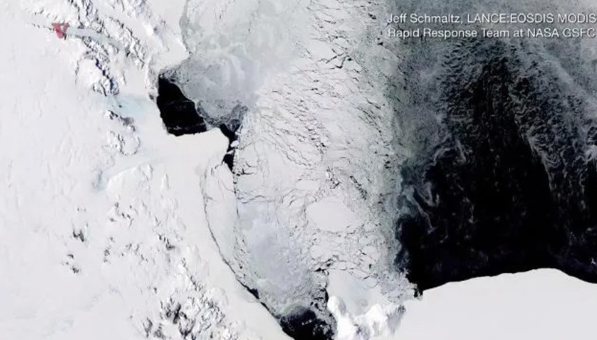Scientists have solved mystery of huge hole that appeared in Antarctica 3