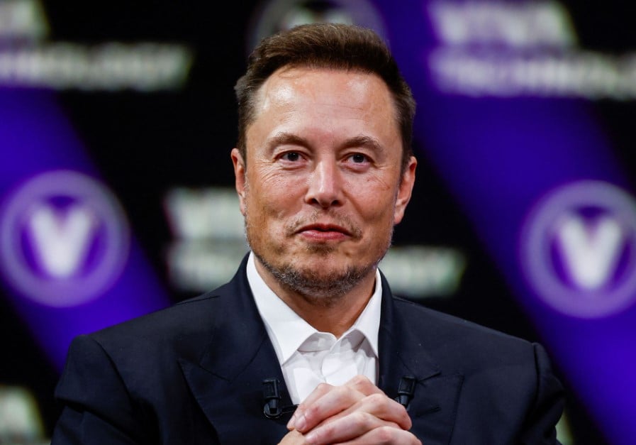 Elon Musk suddenly spoke out about JK Rowling's controversial statements. Image Credit: Getty
