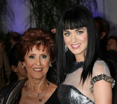 Katy Perry's mom fooled by viral AI Met Gala picture capturing her at the event 4