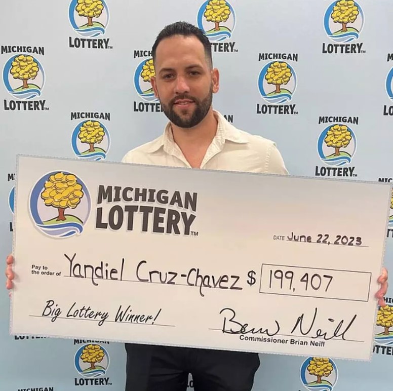 Man finds $200,000 winning lottery ticket in wallet after forgetting it for a week 3