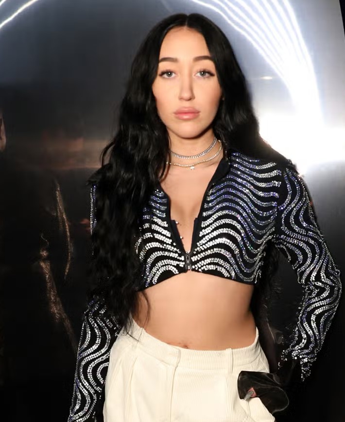 Noah Cyrus paid a heartfelt tribute to her mother amid a reported family feud. Image Credit: Getty