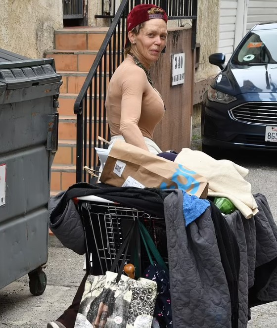 Homeless ex-wife of Baywatch star spotted digging for food in dumpsters 3