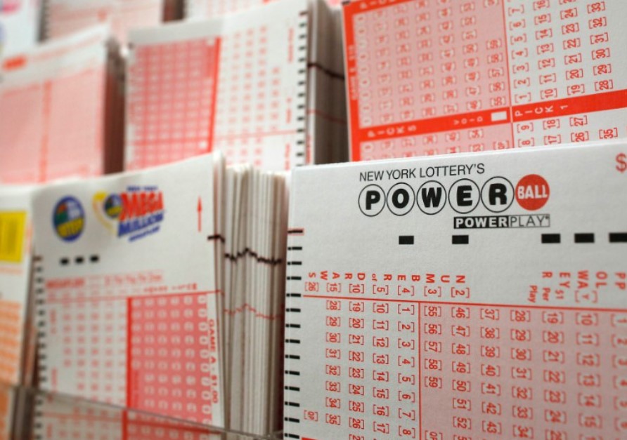 Family of the lottery winner was torn apart by the massive fortune they received 3