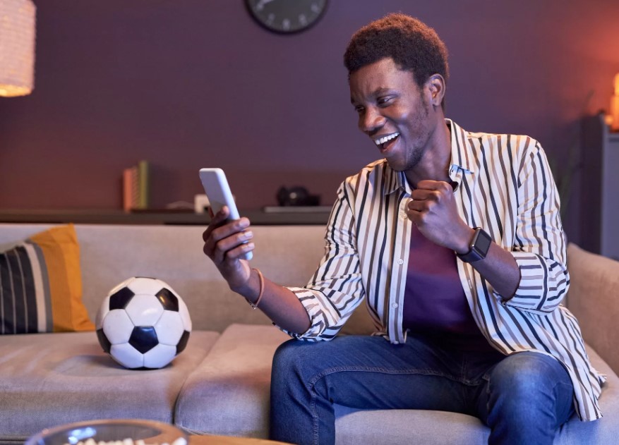 Unaware of Manchester United's late goal and 2-0 victory, he missed out on bigger winnings. Image Credit: Getty