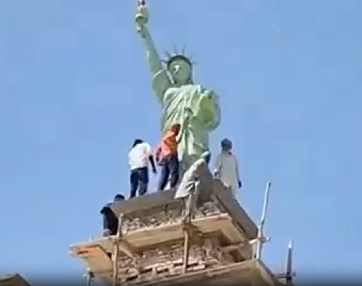 The replica statue paid tribute to America, symbolizing the achievements and success of Brar's family in the US. Image Credit: X